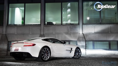 29---HkVZJUY---Aston-Martin-One-772d138b3aea64a202.jpg