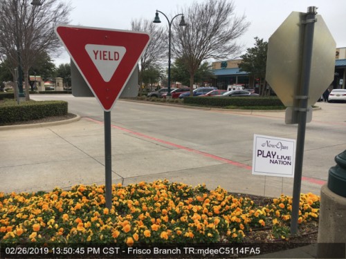 yeild-sign-in-front-of-cowboy-chicken-needs-to-be-rotated0506b723ebec24d6.jpg