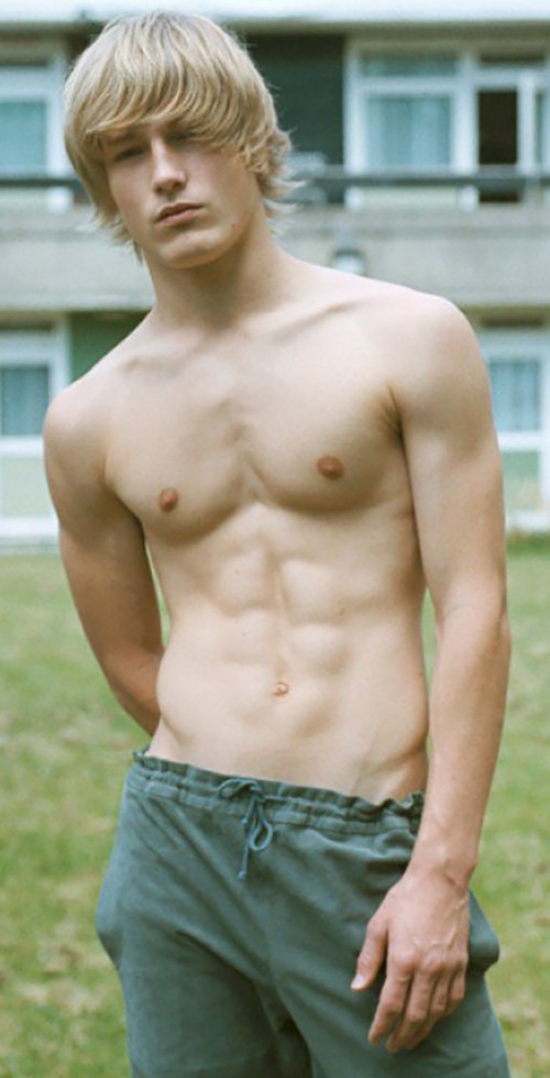 Athletic-Blonde-Boy46bbd71d939730af.jpg